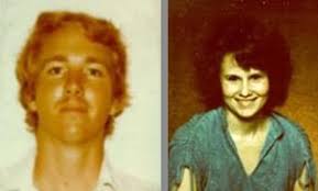 Fingió su muerte para huir de la policía: la encontraron escondida en una  pared falsa