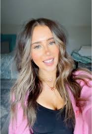 Anna Quillin's Instagram, Twitter & Facebook