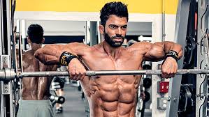 Since you do not have to maintain your core stability to keep the bar balanced on the shoulders, it is ideal for inexperienced gym trainees and beginner lifters. The Most Hated Machine In The Gym T Nation