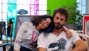 Mustafa yiğit kirazcı, 17 ağustos 1983 tarihinde i̇stanbul'da doğmuştur. Zeynep Camci And Yigit Kirazci Dating Gossip News Photos