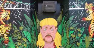 Последние твиты от joe exotic (@joe_exotic). A Wild Tiger King Mural Featuring Joe Exotic Has Popped Up In Seattle News