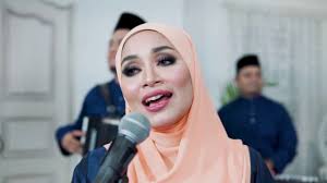 Semoga kan hilang rasa rindu. Senandung Hari Raya Untukmu Dayangku Intan Cover By Anis Syazwani I Melodirayaariani Youtube