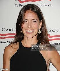 Laura Heald's Instagram, Twitter & Facebook