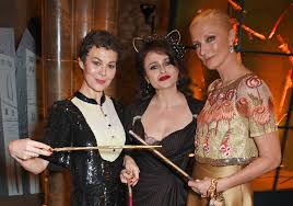 The latest tweets from helen mccrory (@helenmccrory). Helen Mccrory Helena Bonham Carter And Joely Richardson Bellatrix Lestrange And Narcissa Malfoy Reunited And It Was Pure Magic Popsugar Celebrity Photo 5