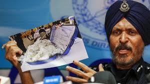 Rosmah mansor face plastic surgery. Malaysia 1mdb Seized Tiaras Cash And Hermes Bags Worth 273m Bbc News