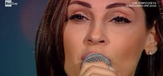 Facevamo tremare i muri sono senza ombra di dubbio una delle coppie più amate e chiacchierate degli anni '90. Anna Tatangelo Vacanze All Insegna Dell Amore Con Gigi D Alessio E Al Figlio