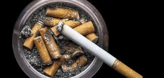 Der rauch zieht in die wohnung, auch wenn er am fenster steht, das lässt sich. Rauchen In Wohnung Gefahr Fur Kinder Kalter Rauch Gesundheit