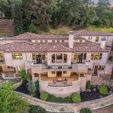 Stephen curry's house picks are just about as good as the golden state warriors' point guard's moves on the basketball court. Stephen Curry Sells Walnut Creek House For A Loss Curbed Sf