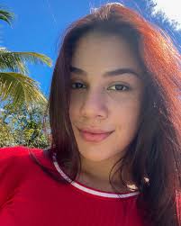 Ariana Loaiza's Instagram, Twitter & Facebook