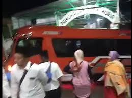 Berbagivideoindonesia 37.964 views8 days ago. Waduh Minibus Ini Nyasar Sampai Puncak Makam Sunan Muria Kudus