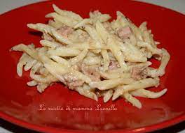 Ottima, sia come presentazione che come sapore, preparate gli elicoidali con carciofi e mandorle quando vorrete fare un'ottima figura con i vostri ospiti! Pasta Alle Mandorle E Prosciutto Cotto Ricetta Primo Veloce Le Ricette Di Mamma Leonilla