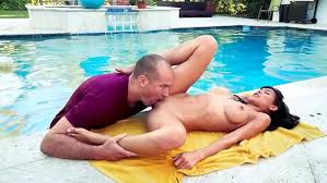 Wunderschone Frau Gefickt Durch Das Pool Und Vollgerotzt Hart