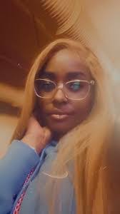 Cleo Starr's Instagram, Twitter & Facebook