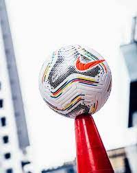 Jugar sin público se impone en las sedes colombia y argentina. Conoce El Balon Oficial Nike De La Copa America 2021