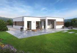 Dieses kleine fertighaus mag auf den ersten blick schlicht wirken, hat aber trotzdem viel zu bieten. Bungalow Bauen Als Fertighaus Individuell Und Schlusselfertig