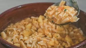 Una minestra gustosa da preparare soprattutto in inverno, ma ottima tutto l'anno. Pasta E Patate Alla Pugliese La Ricetta Tradizionale Della Nonna Barese