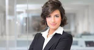 Some people think the workplace equals boring hairstyles, but that's not true! 50 Professional Hairstyles For Work That Are Actually Wearable