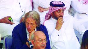 قدم سامي الجابر، رئيس نادي الهلال السابق، اعتذاراً رسمياً للأمير نواف بن سعد، الرئيس الأسبق للنادي العاصمي، بسبب قضية الأموال المفقودة من خزينة النادي، التي امتدت بين الجانبين لتصل القضاء، وهي ما عُرفت بقضية الـ170. Ø±Ø¦ÙŠØ³ Ø§Ù„Ù‡Ù„Ø§Ù„ Ø³Ø§Ù…ÙŠ Ø­Ø¶Ø± Ù…Ù† Ø£Ø¬Ù„ Ø§Ù„Ø§Ø³ØªØ¹Ø±Ø§Ø¶ ØµØ­ÙŠÙØ© Ø§Ù„Ø±ÙŠØ§Ø¶ÙŠØ©