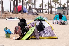 Gavin newsom is trying to clear out the tents on the venice beach boardwalk, southern california's most popular tourist attraction, according to kcal. La Tears Down Venice Beach Homeless Encampments Ahead Of July 4 Newsbinding