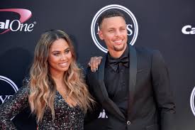 Nba star steph curry and his wife ayesha are joining forces for a special mother's day giveaway. Steph And Ayesha Curry Splurge On Shopping At Whole Foods