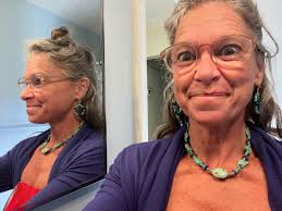 Yes yes the hands are creating #get #some #handmadejewelry #custom #roots  #beads #love #blessings #1973 #journey #vintage #thats #right