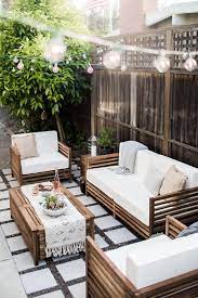 Our selection of complete living room furniture sets includes a variety of styles, sizes, colors, and different number of pieces including: Pin On Homeyness