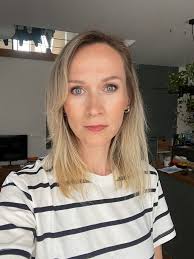 I went for a walk today around noon. The sun sets very early here now so  gotta get some fresh air and sunshine. Walking is very dull though but it's  healthy. The