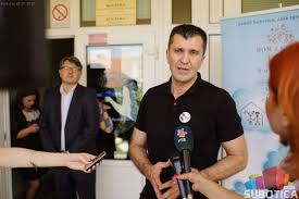 Mar 05, 2019 · srpski ministar je naveo da su slične obuke započete prošle godine i da su dale pozitivne rezultate, a da je ove godine predviđeno da 600 muškaraca starijih od 30 godina, koji nisu služili vojsku ili su odslužili u civilu, prođe specijalističke obuke i upozna se sa svim vidovima obrane zemlje. Ministar Zoran Ä'orÄ'evic Posetio Dom Za Decu Kolevka Vesti 05 07 2018 Subotica Com