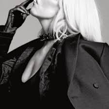 No copyright infringement is intended. Hollywood Is Just A Dream Paroles Amanda Lear Greatsong