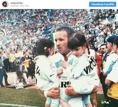 La figlia di sinisa ha annunciato la dolce notizia nelle scorse ore, attraverso un post su instagram dove ha condiviso con i fan la lietissima novella. Viktorija Virginia Mihajlovic Figlie Mihajlovic Eta Altezza Misure Isola Dei Famosi