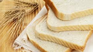 Pembuatan roti putih, setelah bagian kulit dan bakterinya dipisahkan, untuk memutihkan tepung ditambahkan kalium bromida roti putih mengandung aditif yang dapat meningkatkan jumlah kalori. Mulai Sekarang Jangan Banyak Makan Roti Tawar Putih Ini Bahayanya Halaman 2 Tribun Kaltim