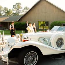 Give Your Wedding A Grand Feel And Look With Our Wedding Car Rental Atlanta Regardless Which Luxury Car You Are Looki Wedding Car Wedding Car Hire Car Rental