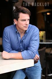 Barrowman nacque a glasgow ma all'età di nove anni emigrò con la sua famiglia negli stati uniti trasferendosi in illinois. John Barrowman Photo John Photoshoot John Barrowman Torchwood Captain Jack Harkness