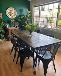 Modern, vintage, designer, skandinavisch, landhaus, retro Dark Green Walls Pin Leg Table Plants Dark Dining Room Tropical Decor Living Room Dinning Room Tables