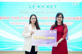 UEF ký kết MOU với 16 doanh nghiệp, khởi động cuộc thi xây dựng ...