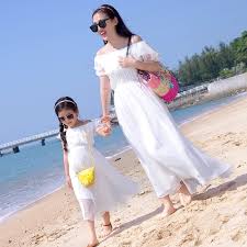 (14) ab 25,23 € kostenloser versand. 2019 Neue Sommer Mama Und Madchen Lange Kleid Tull Weiss Strand Kleid Fur Mutter Tochter Familie Mutter Und Tochter Kleidung Matching Family Outfits Aliexpress
