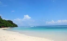 Pasir putih yang dimiliki menjadi salah satu primadona para wisatawan. Pangandaran Pesona Keindahan Selatan Jawa Barat