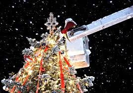 America S Oldest Community Christmas Tree Lighting Ceremony Christmas Tree Lighting Rockefeller Center Christmas Tree Christmas Tree Set