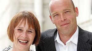 Ubola dečka nožem u leđa, a sad se udaje za njega