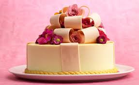 Sie können groß und verwendet werden, um kuchen, cupcakes und andere backwaren zu dekorieren, oder miniatur und verwendet werden, um süßigkeiten, wie in diesen raspberry rose trüffeln zu dekorieren. 7 Tipps Fur Fondant Torten Gusto At