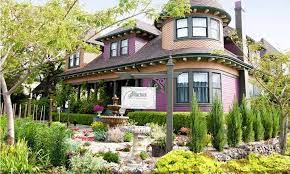 Search by romantic getaways, bed and breakfast deals, pet friendly lodging, or beach bed and breakfast. How About Staying At A Bed Breakfast Inn On Your Holiday