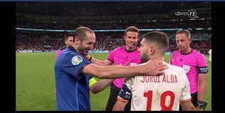 The two skippers came together for the coin toss and it was there chiellini got hands. Jztcpjod Ygftm