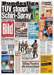 Titelseite — als titelseite (englisch cover) bezeichnet man die erste seite und zugleich die wichtigste von mehrseitigen druckwerken wie zeitungen und zeitschriften. Bild Peinlicher Drohnen Tippfehler Auf Der Titelseite