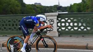 Einer augusto rubio (col/movistar) a 41:51 111. Giro D Italia 2021 Filippo Ganna Wins Opening Time Trial As Remco Evenepoel Makes Comeback Bbc Sport