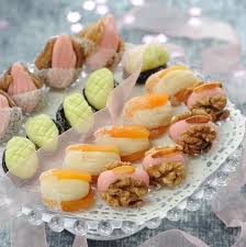 Fruits Deguises A La Pate D Amande Recettes Recette Recette Dattes Farcies Gateaux Et Desserts