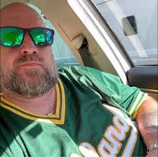 Kerri Gleason's Instagram, Twitter & Facebook