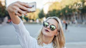 5 artis cantik bergaya selfie konyol mana favoritmu. Tips Berfoto Di Tempat Wisata Selfie Antara Fitur Dan Latar Lifestyle Liputan6 Com