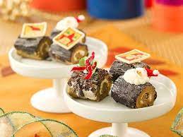 Christmas Mini Log Cake From Eatzi Gourmet Singapore Log Cake Yule Log Cake Christmas Sweets