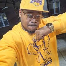 Anthony Echols's Instagram, Twitter & Facebook