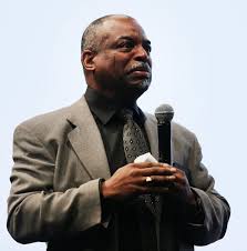 With robert reed, john amos, louis gossett jr., lynda day george. How Alex Haley And Roots Changed Levar Burton S Life Deseret News